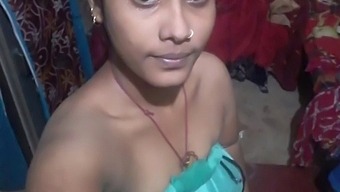 Desi Village Girl With Indian Big Boobs And Nipples